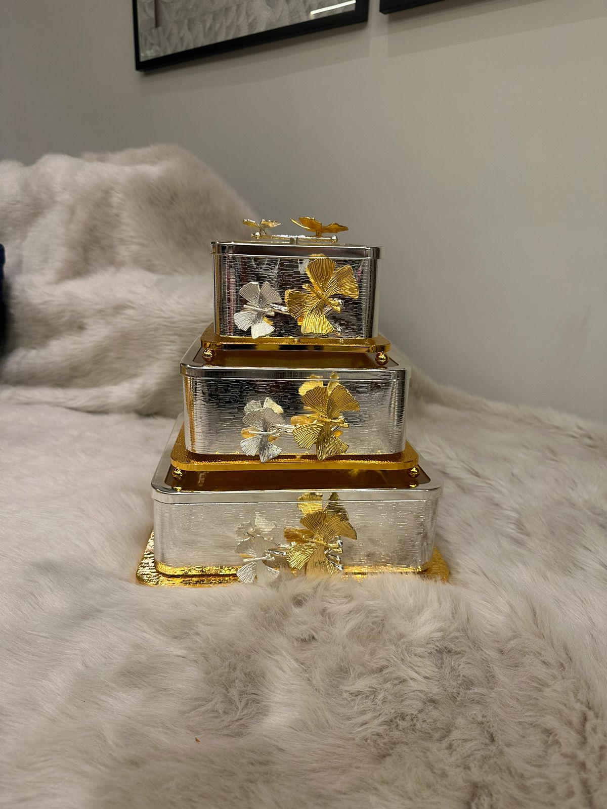 Gold & silver platter set